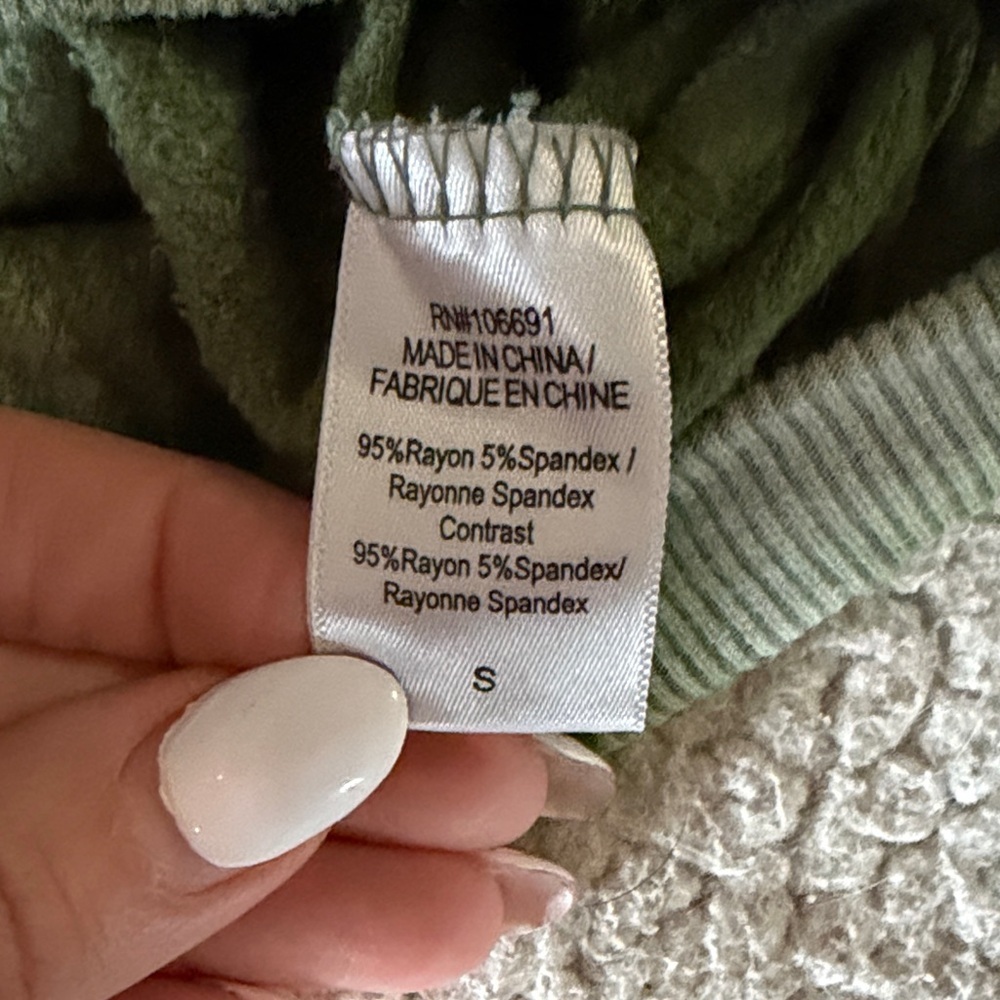 Young Fabulous & Broke Olive and Beige Ombre Sweatshirt Small - Picture 3 of 7